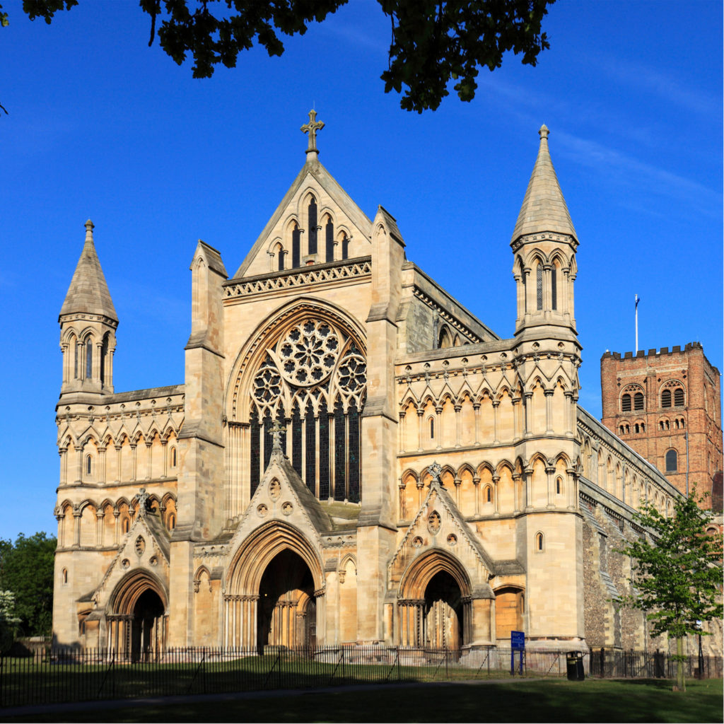 We at Premier Short Term Rentals specifically picked the historic city of St Albans as a location for our stunning apartments because of its uniqueness in what it has to offer. Not only is St Albans a short train journey into the heart of London (18 minutes to Kings Cross St Pancras International station) this Roman city has plenty more to offer; the beautiful Cathedral, museums, parks, river walks, fun days out for the family, shopping in boutique & chain stores and of course fine wining & dining! Whether your reason for being in town is work or leisure, why not make the most of it whilst you are here. In no particular order, these are our top favourite things to see and do in St Albans: