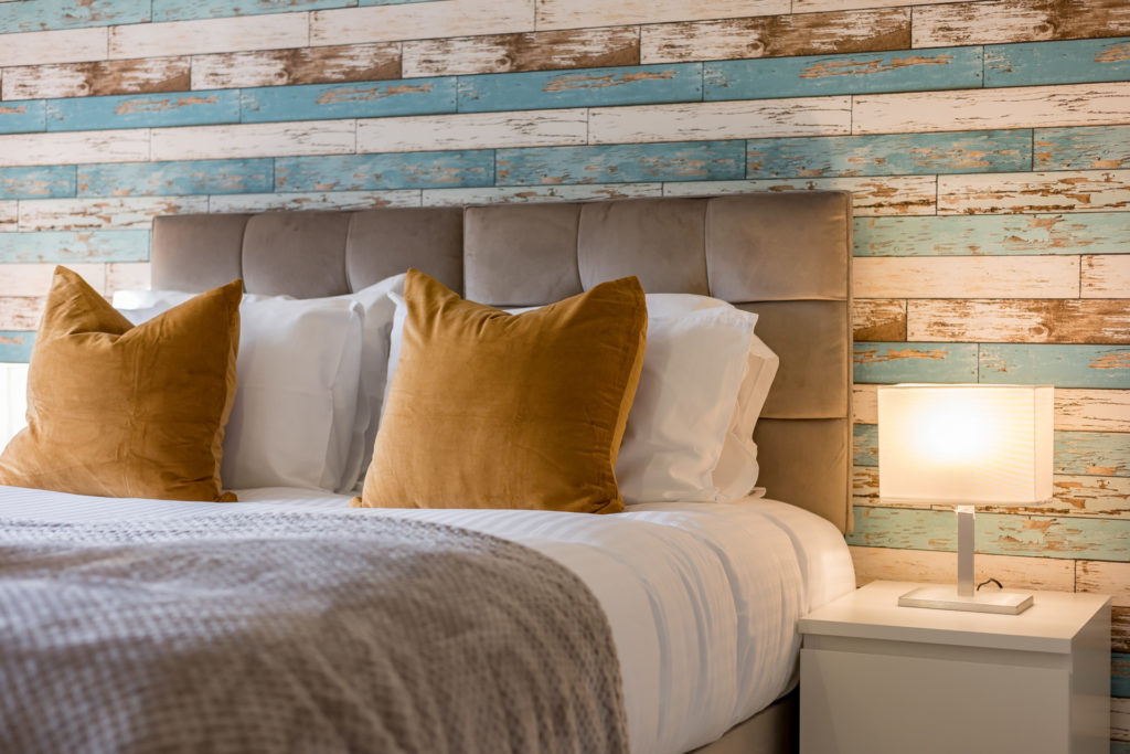 Heliodoor Serviced Apartments | Urban Nights Luxury 2 Bedroom Apartment Milton Keynes